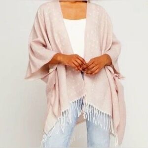 NWT Gentle Fawn poncho size small/medium soft light pink color